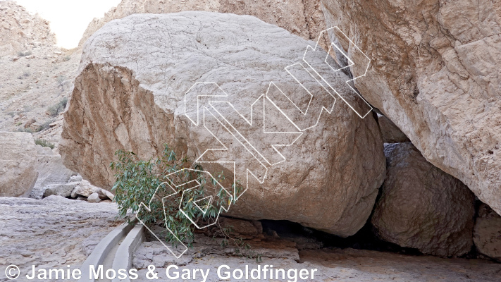 photo of Falaj Boulder from Oman: Bouldering