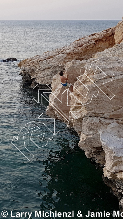 photo of Steep Corner, V2 ★★★ at Overhanging Corners from Oman: Deep-Water Soloing