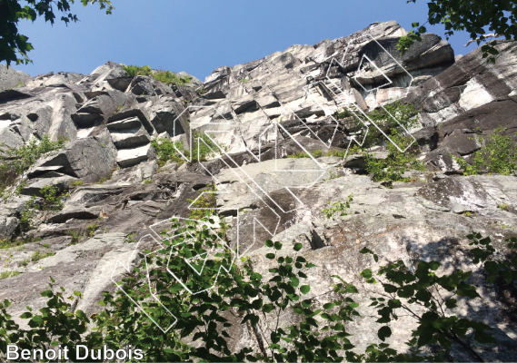 photo of Chinook, 5.11d ★★★★★ at Le Gros Bras from Québec: Escalade Parc des Grands-Jardins