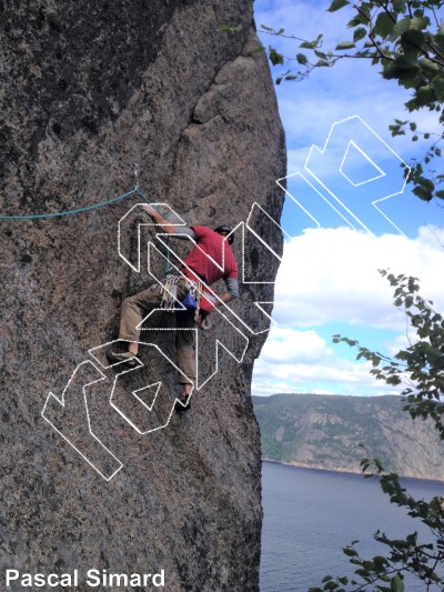 photo of Le Temps libre, 5.11d ★★★ at Le Cap Trinité from Québec: Parois d'escalade du Saguenay