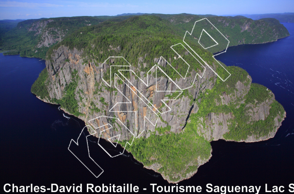 photo of Béluga, le Dos, 5.12+  at Le Cap Trinité from Québec: Parois d'escalade du Saguenay