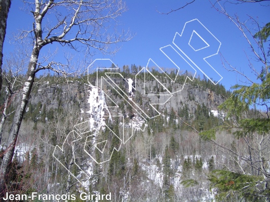 photo of La Botte à Léonce, 5.8  at Le Cap de l'Anse from Québec: Parois d'escalade du Saguenay