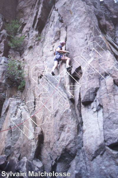 photo of Ourang-outango, 5.7 ★ at Le Cap Saint-François from Québec: Parois d'escalade du Saguenay