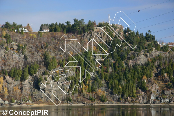 photo of En revenant de Rigaud, V2  at Le Petit Perdu from Québec: Parois d'escalade du Saguenay