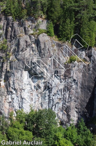photo of La Montagne du mammouth from Québec: Parois d'escalade du Saguenay