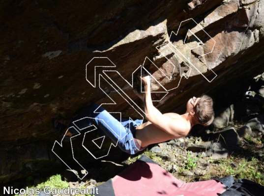 photo of La sortie du siffleux, V5 ★★★ at Le Cave from Québec: Parois d'escalade du Saguenay