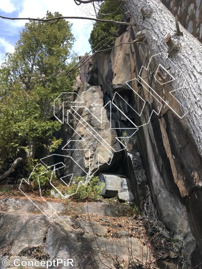 photo of Abysse, 5.8  at Le Naufragé from Québec: Parois d'escalade du Saguenay