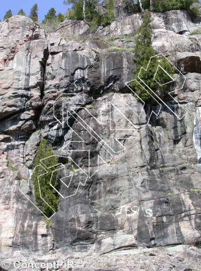 photo of Le vaisseau fantôme, 5.9  at Le Naufragé from Québec: Parois d'escalade du Saguenay