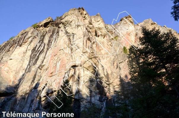 photo of Le Charbonnier, 5.11d ★★★ at Le Paradis from Québec: Parois d'escalade du Saguenay