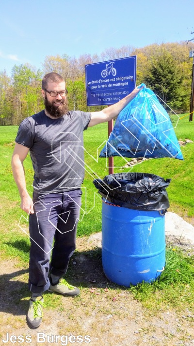 photo of Restrooms and Garbage,   at Information (English) from Québec: Mont Rigaud