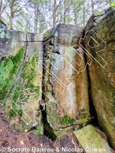 photo of Stem Master, V2/3 ★★★ at Upper Elephant Canyon from Québec: Mont Rigaud