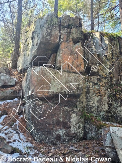 photo of Totem, V0+ ★★ at Totem from Québec: Mont Rigaud