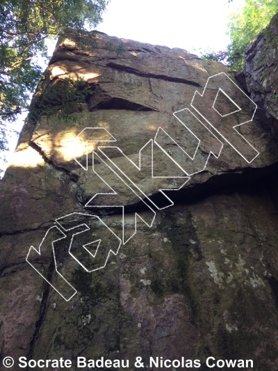 photo of Fissure à Main, 5.7  at Elephant Cave from Québec: Mont Rigaud