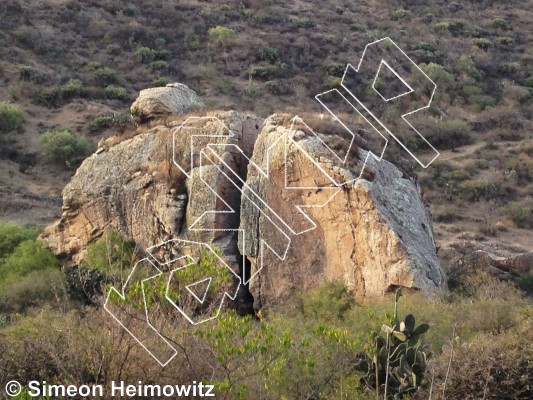 photo of Moctezuma's Final Revenge, 5.10+ ★★★ at El Capitán Calzón (Sunny Side) from Mexico: Peña de Bernal