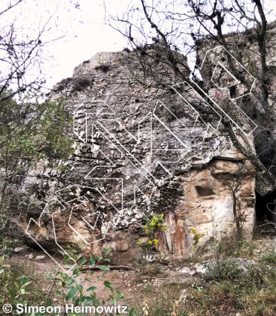 photo of Fiesta Veraniega, 5.8 ★★★ at El Capitán Calzón (Shady Side Right) from Mexico: Peña de Bernal