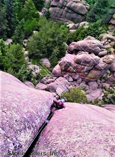 photo of Crack of a Thousand Echoes, 5.9 ★ at Unicorn Valley from Devil's Head Climbing