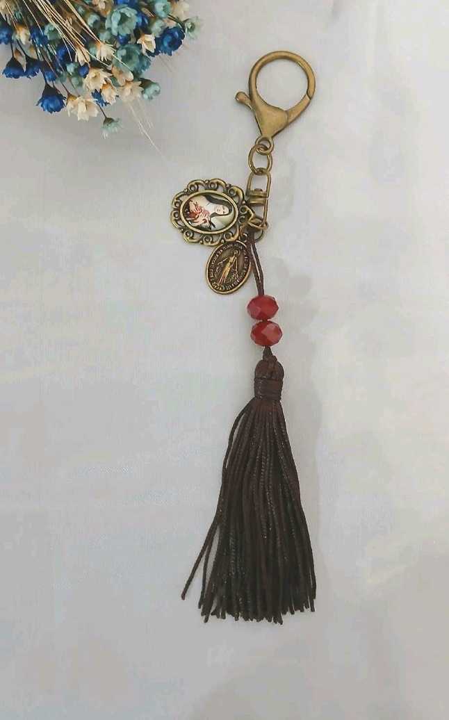Chaveiro Santa Teresinha medalhas