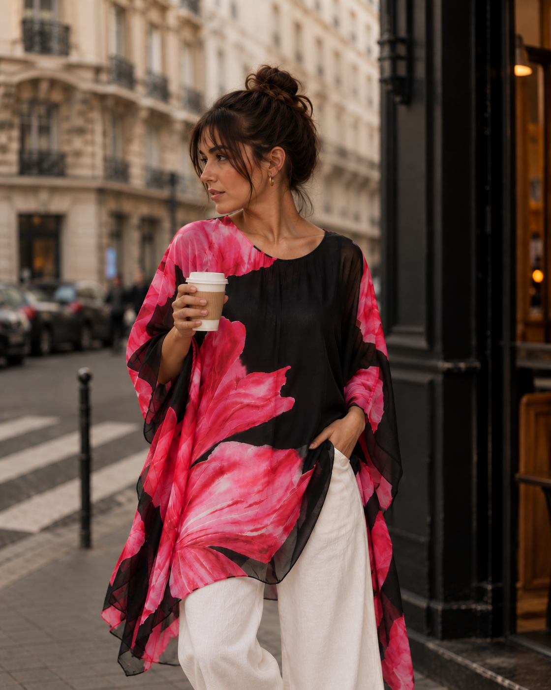 moda urbana con flores vibrantes