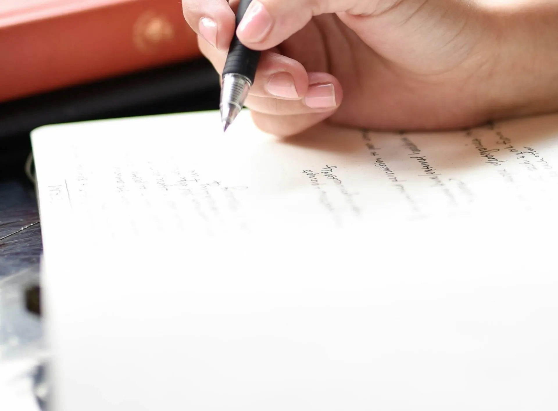 Notizblock und Stift