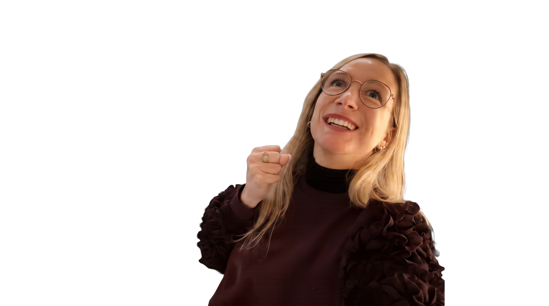 Vera Miller in einer glücklichen und zufriedenen Pose