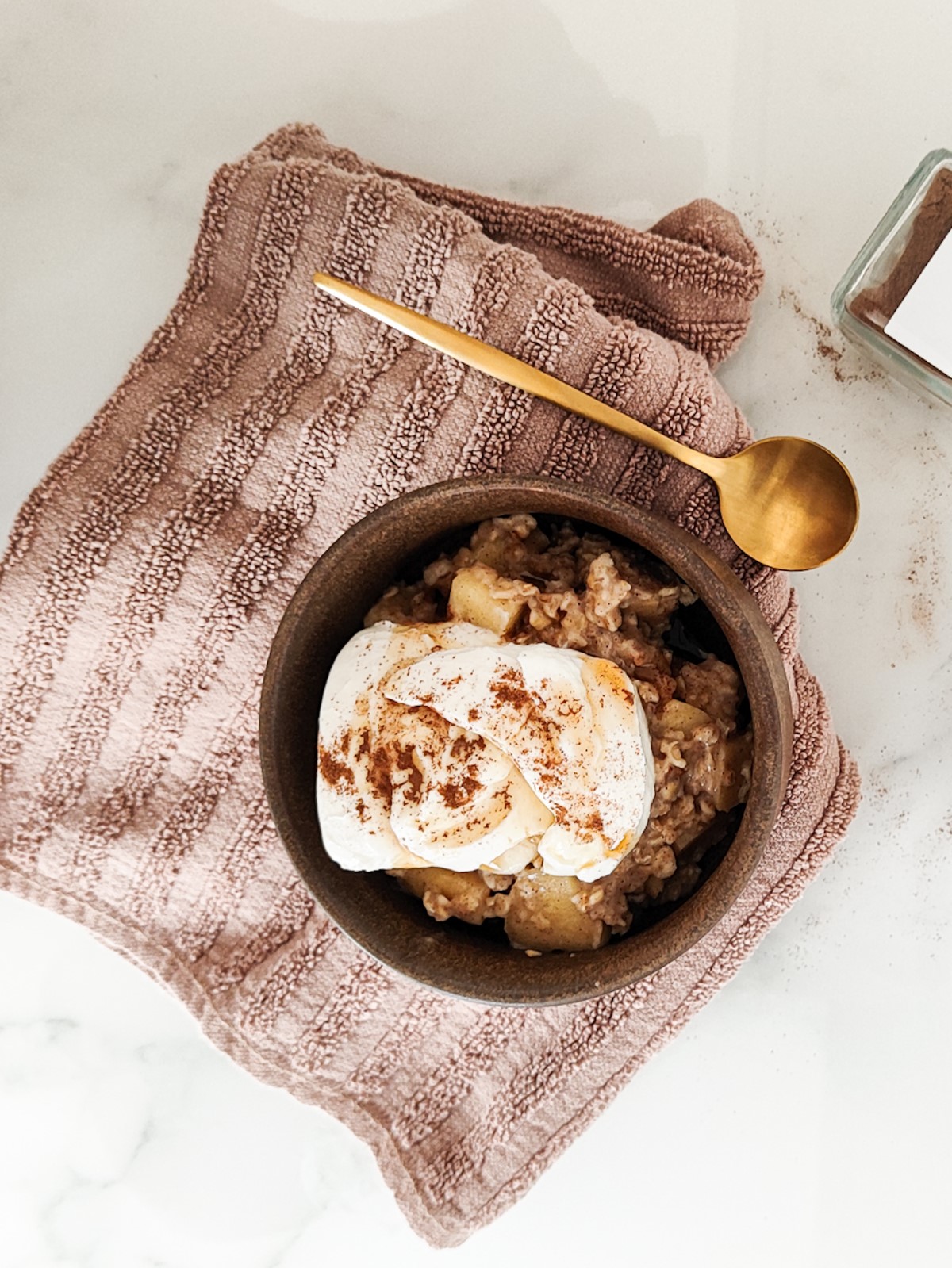 Ovsena kaša z jabolkom in cimetom - Apple Cinnamon Oats