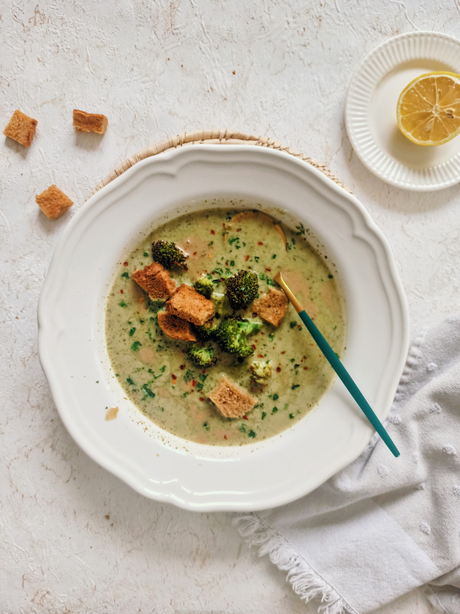 Brokolijeva juha s tahinijem  - alt