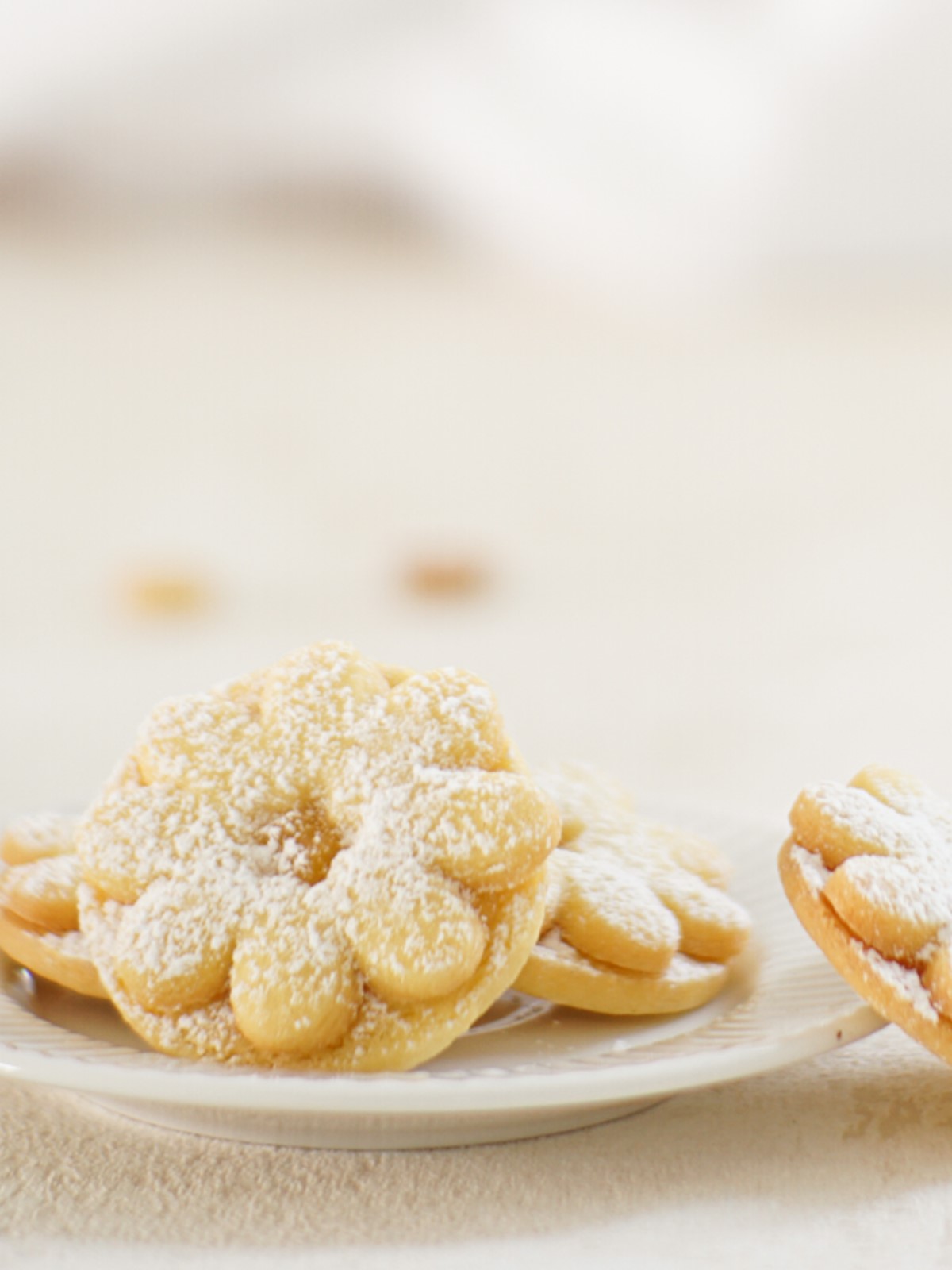 Butter Cookies with Lemon Curd - alt