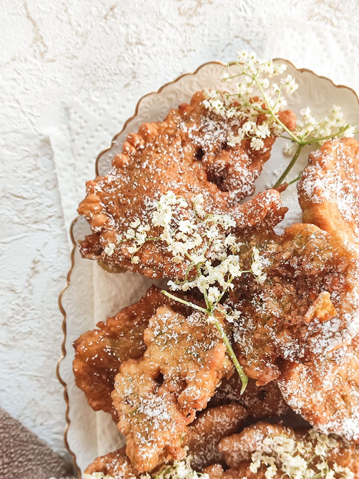 Holunderblütenkrapfen - Elderflower Fritters