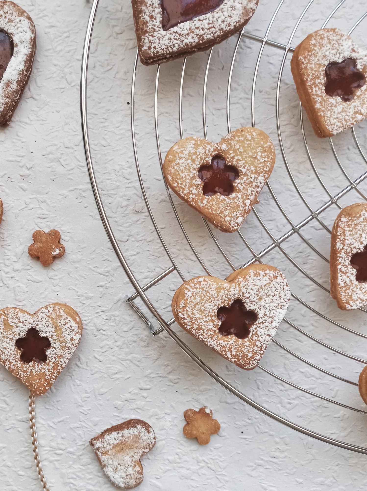 Linzer Cookies - alt