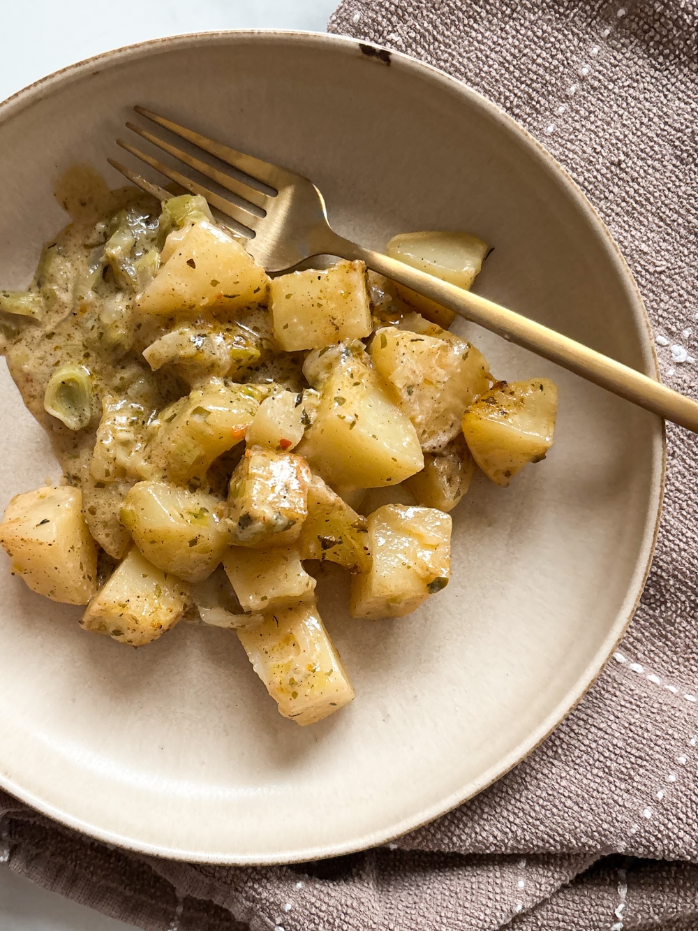 Oven Roasted Potatoes with Leek - Oven roasted potatoes with leeks 