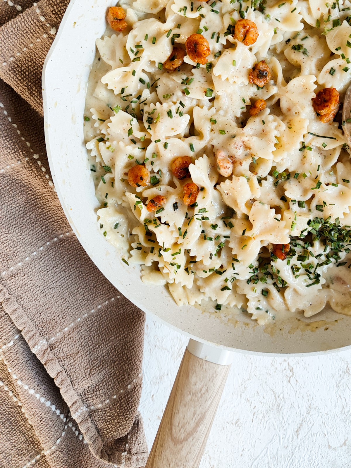 Pasta mit cremiger Spargelsauce und Garnelen - Pasta with Creamy Asparagus Sauce and Shrimp