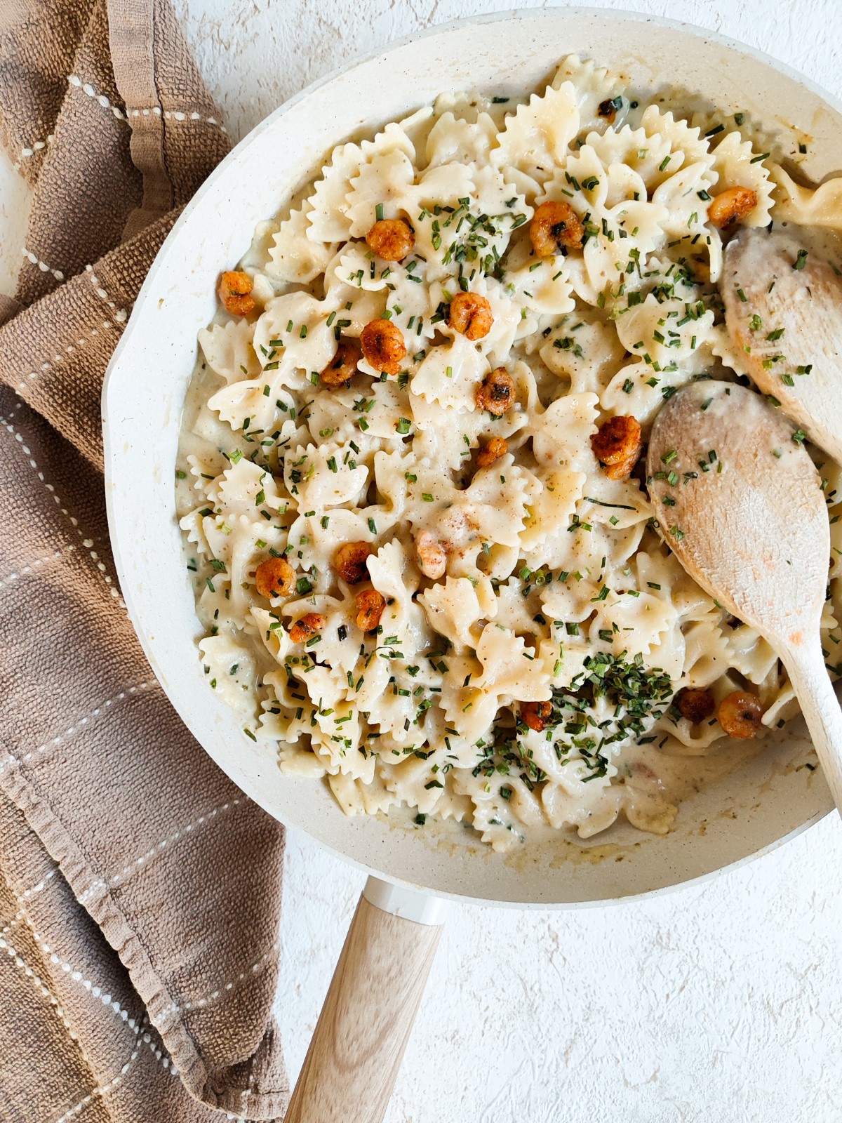 Pasta with Creamy Asparagus Sauce and Shrimp