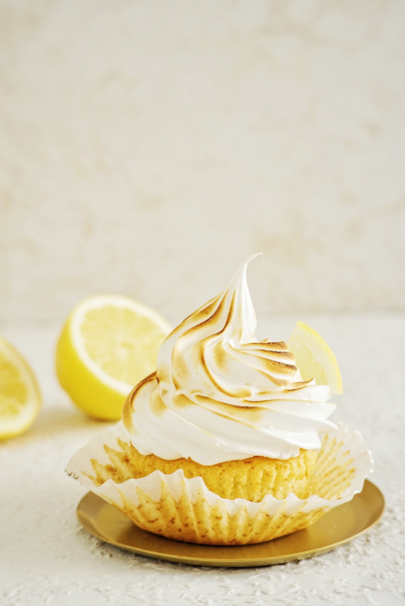 Vanilla Cupcakes with Lemon Curd - Title of the Recipe