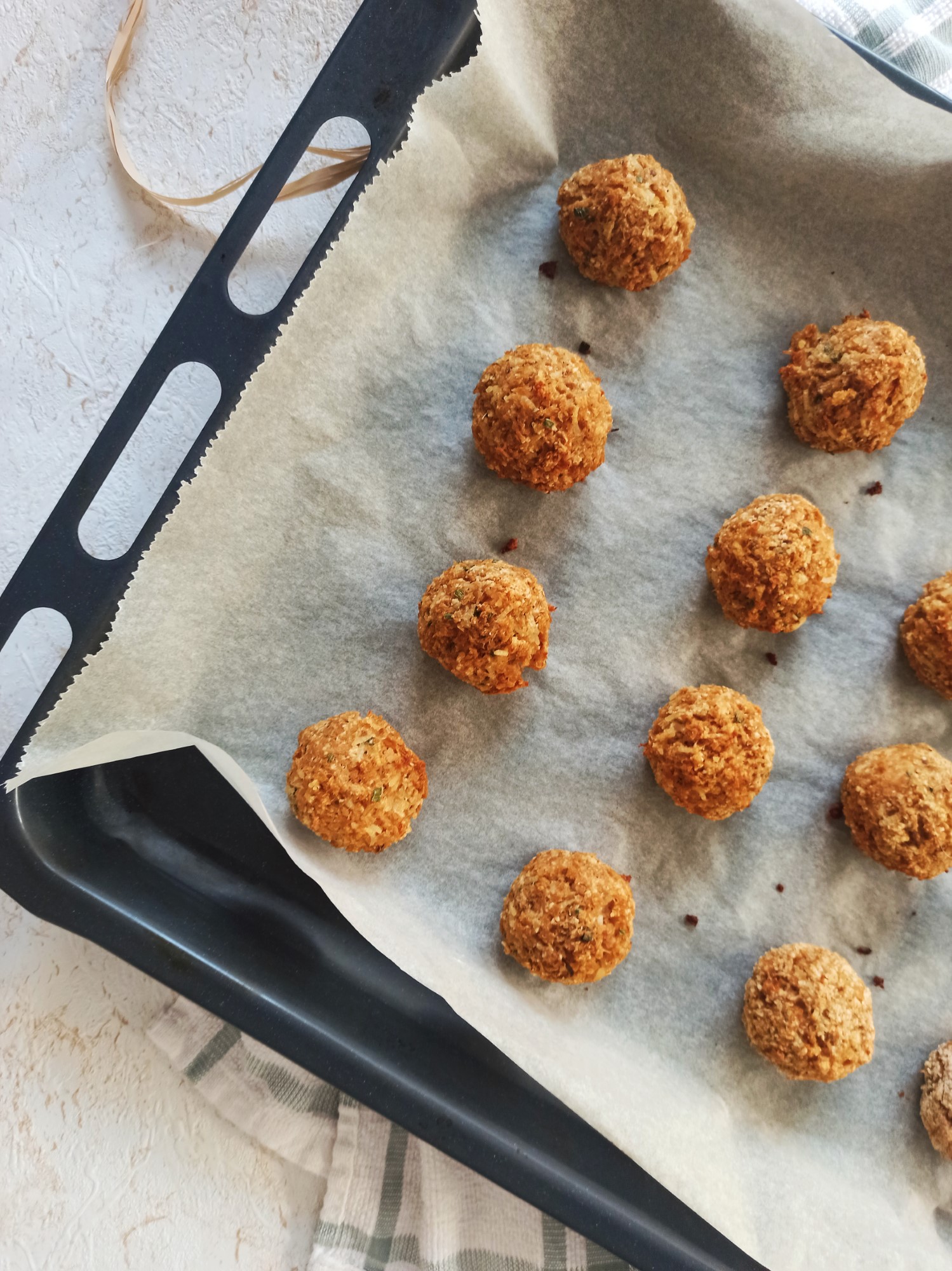 Vegetarische Fleischbällchen mit Tomatensoße  - alt