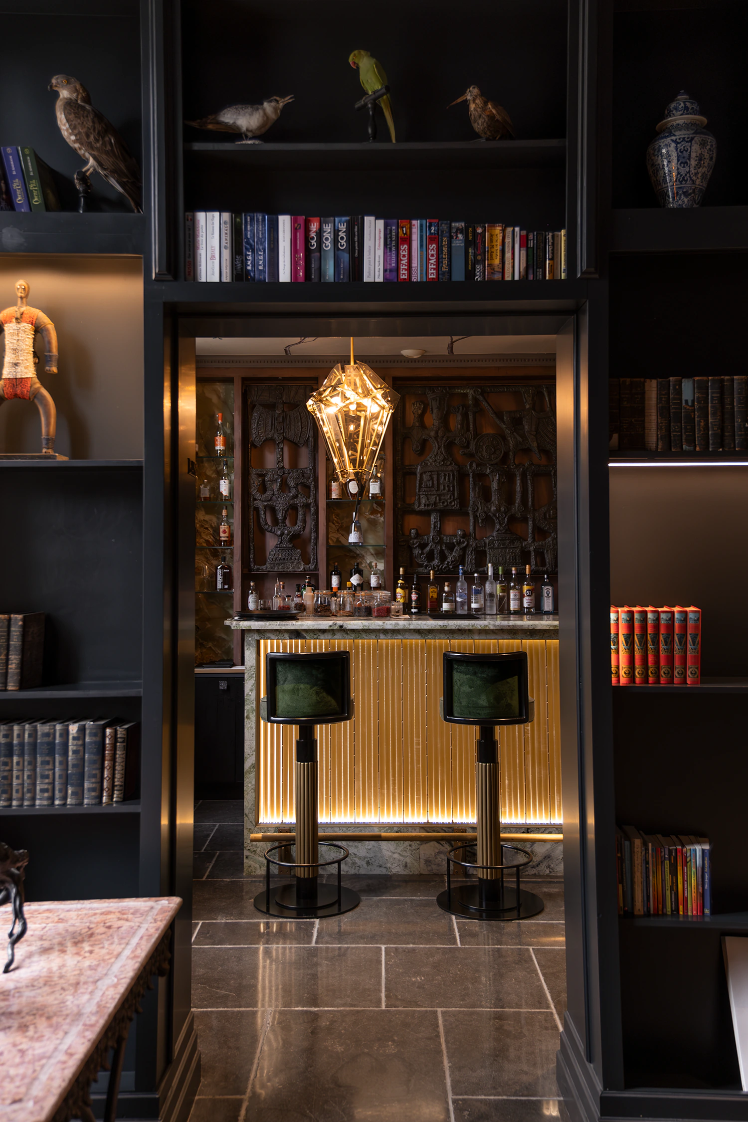 Juliana bar and library