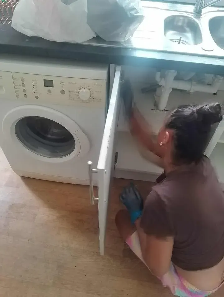 Thorough bathroom cleaning at a Filton property
