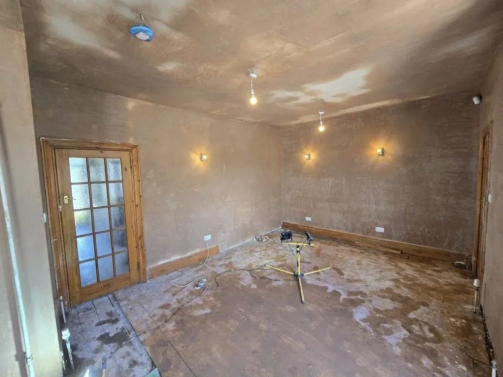 High-quality plaster skimming on walls and ceiling for a kitchen-diner renovation in Redland, Bristol BS6