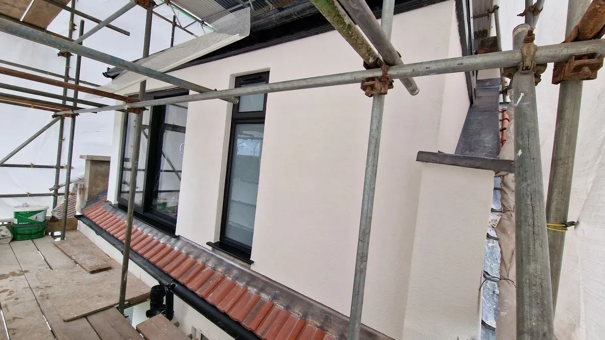 Applying K Rend thin coat silicone render to a house in BS5 Bristol