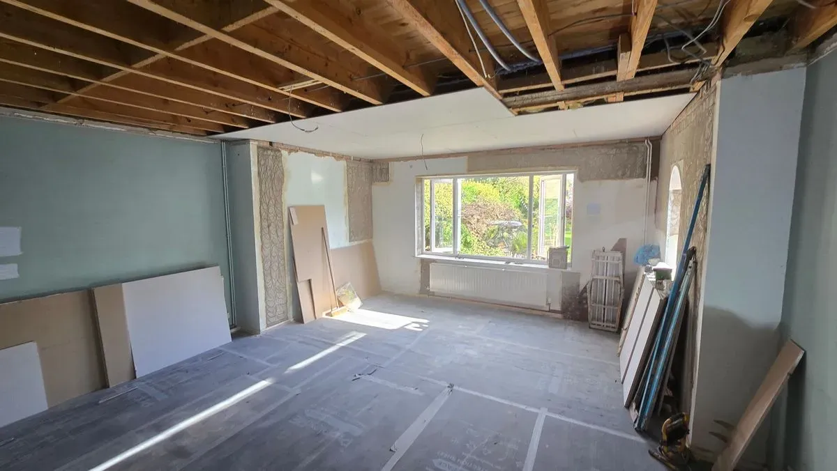 alt="Ceiling Repair and plasterboard due to structural movement in south cerney  GL7" background image
