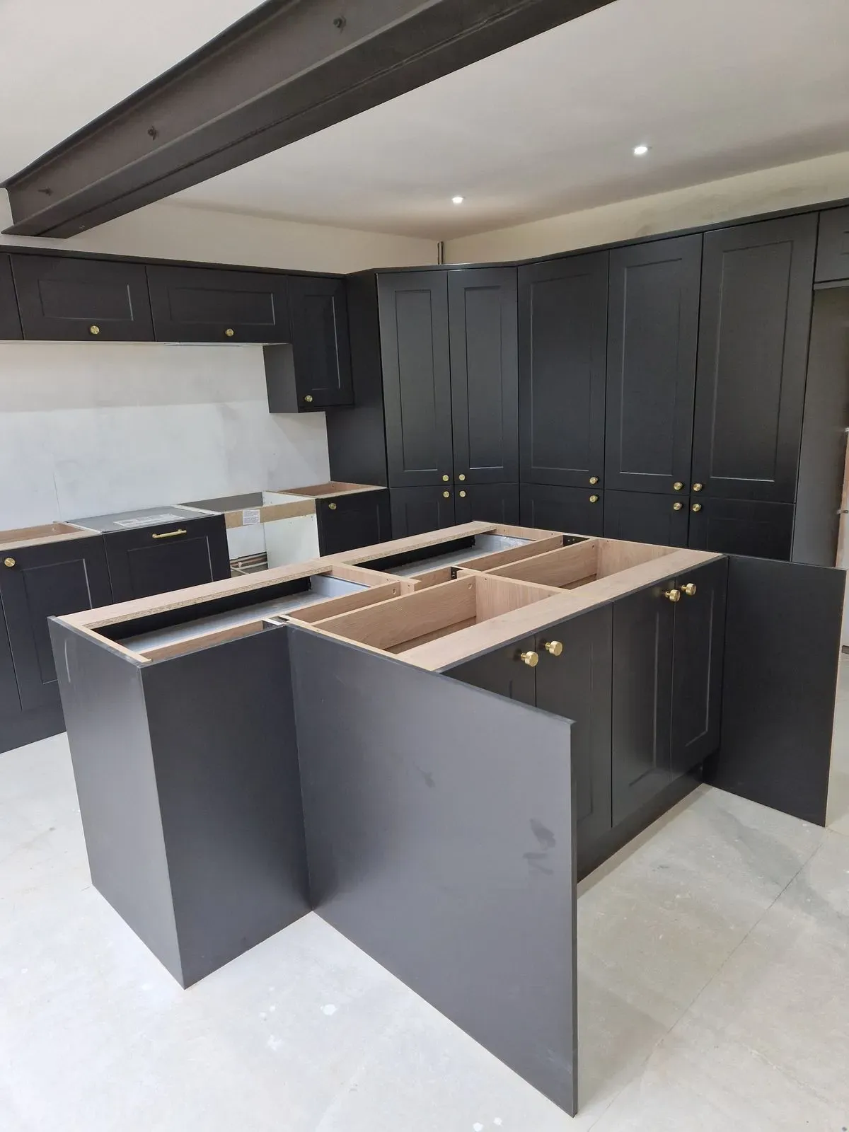 Countertop fabrication and installation image background image