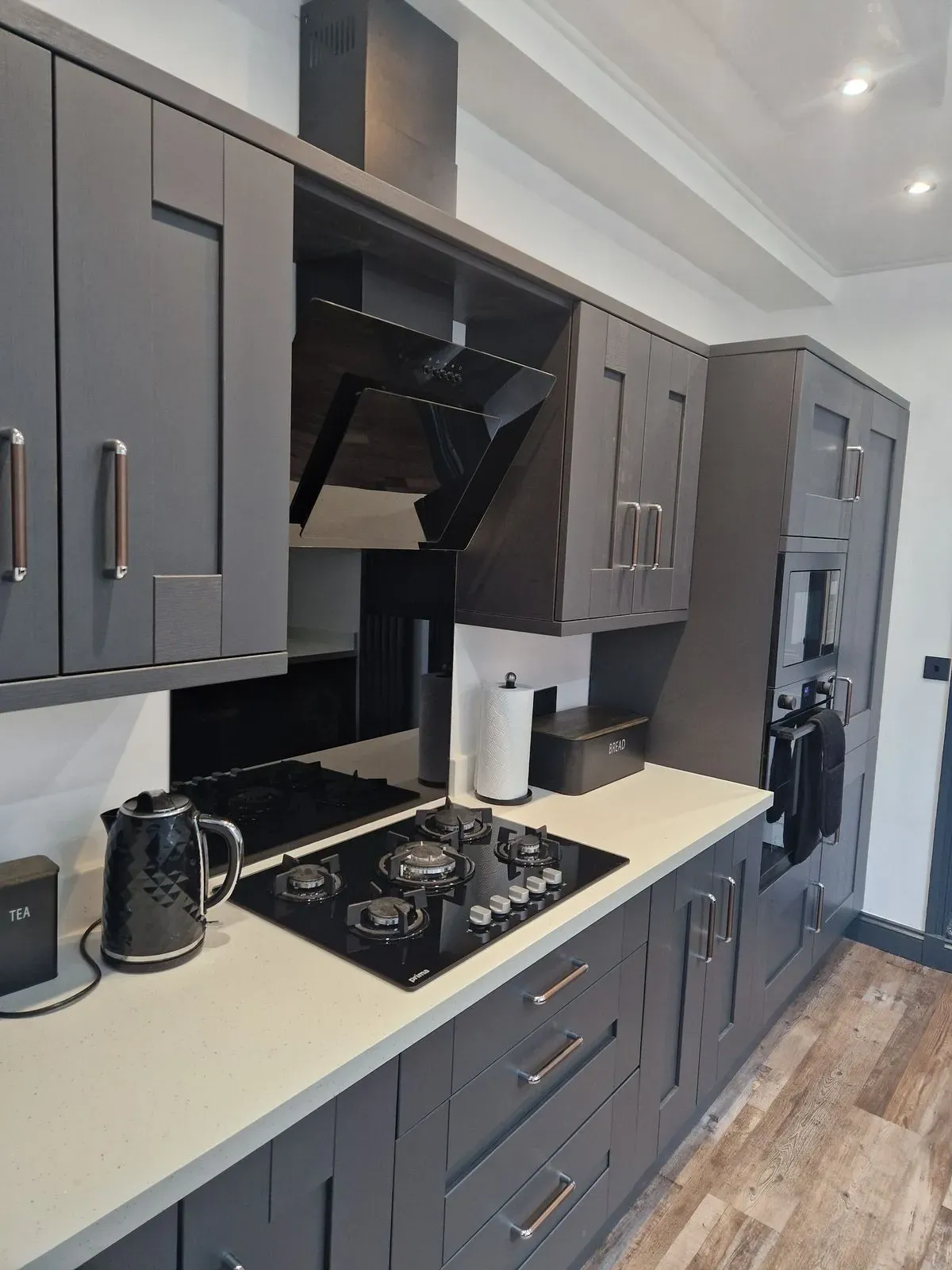 Appliance sourcing and installation image background image