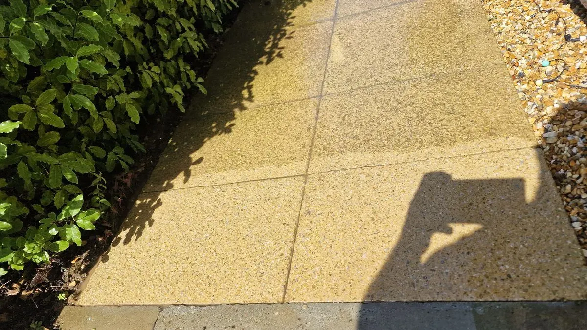 Decking cleaning image background image