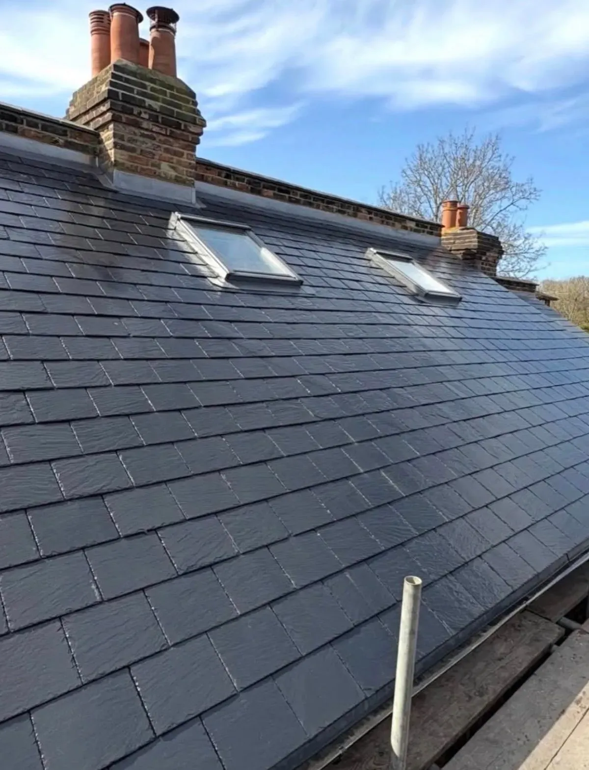 Roof replacement image background image