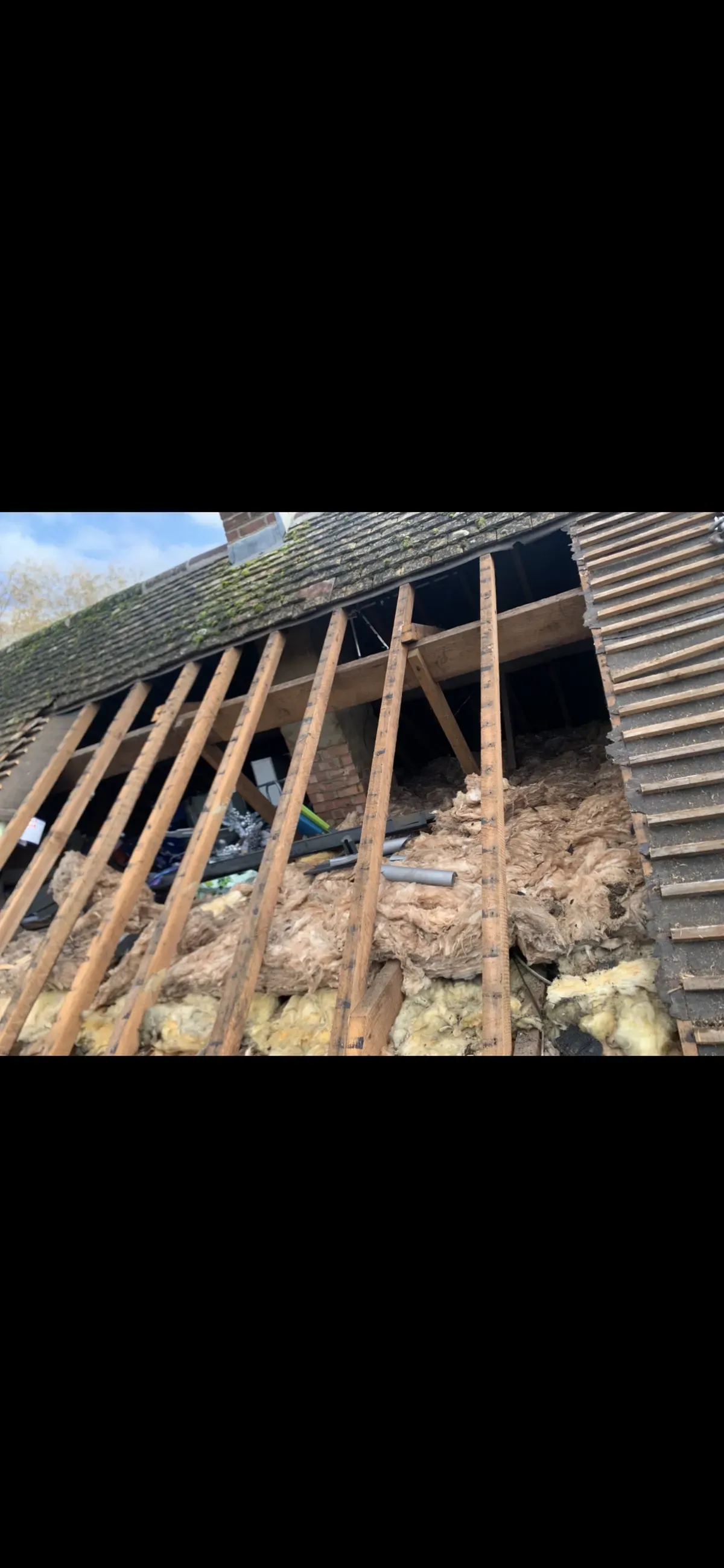 Emergency roof repairs image background image