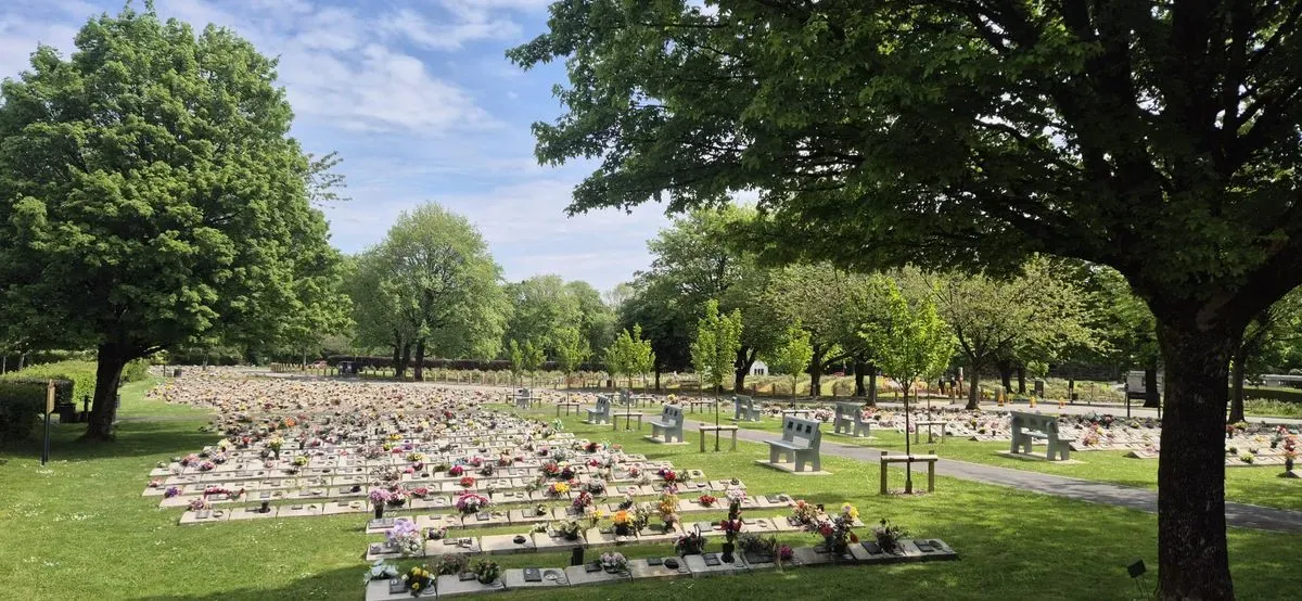 Burial services image background image