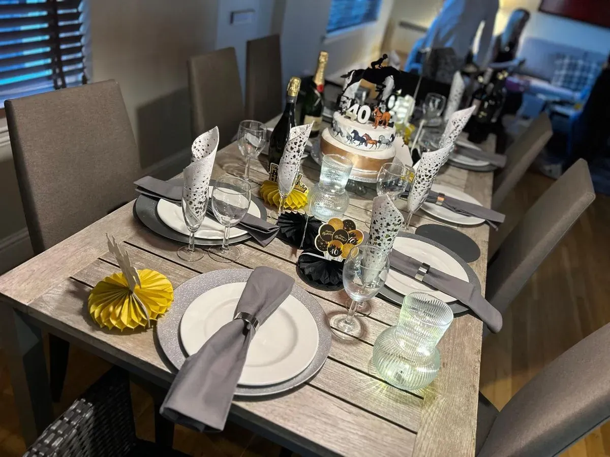 Gourmet dinner parties image background image