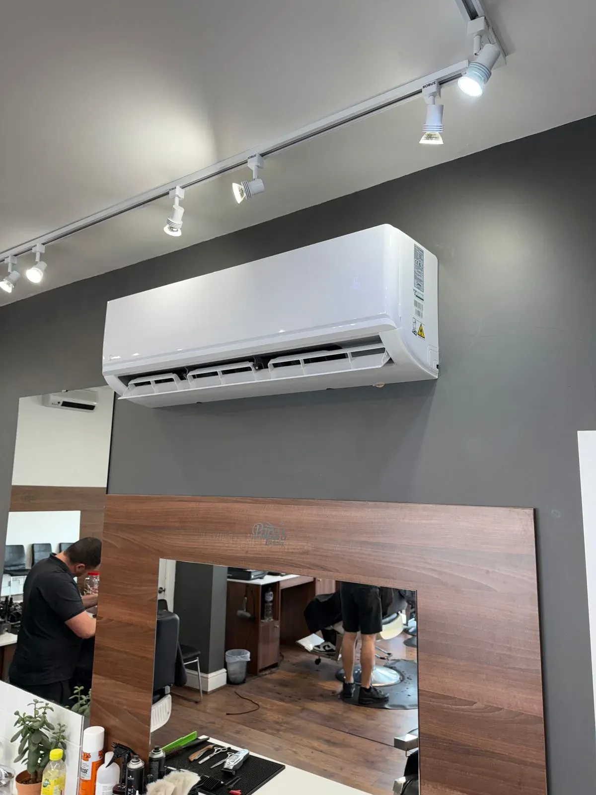 Split system air conditioning image background image