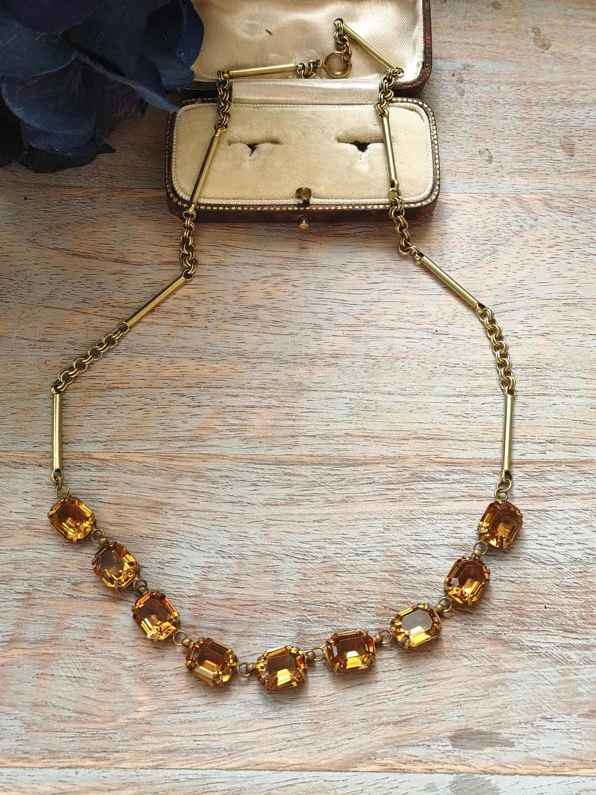 8223139428148-9oo0nvlhymwzptutrdh1g-MVIMG-20260320-162048 collection background image