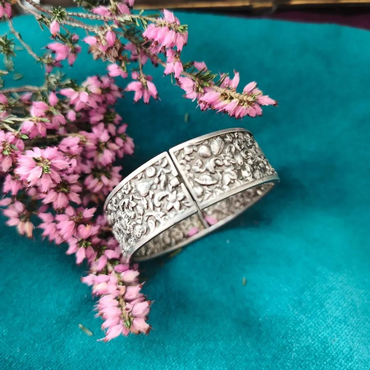 Nine Lives Jewels logo