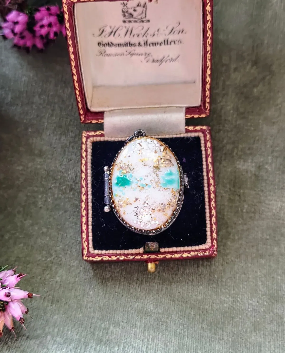 8223283095212-p3pkz6q9ijvp2m6h0cfpi-MVIMG-20260409-165546-2 collection background image